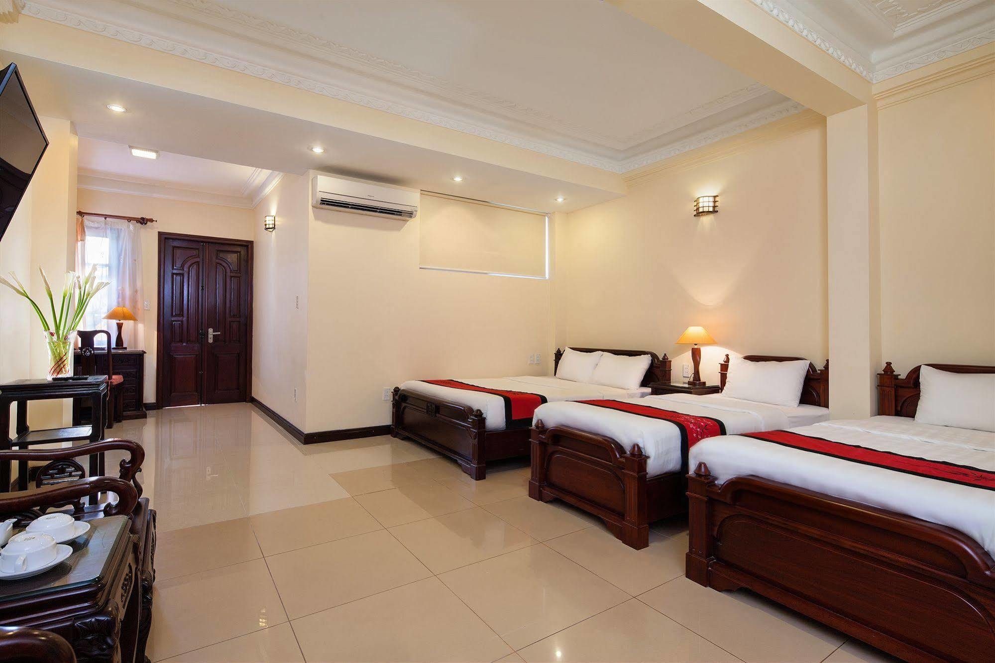 Lucky 3 Hotel & Travel Hanoi Exterior photo